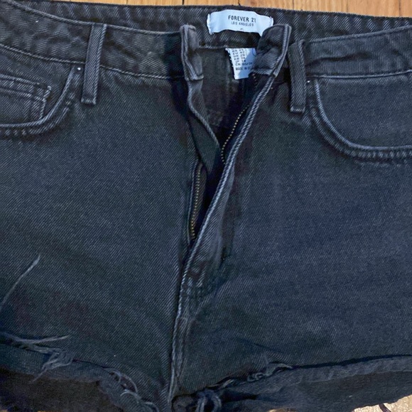 Forever 21 shorts denim washed black - Picture 3 of 5